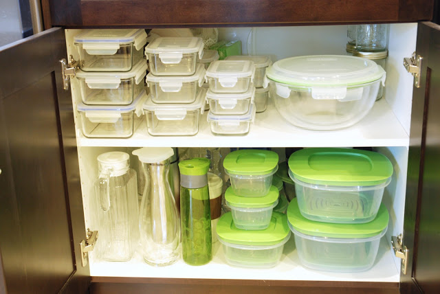 Stacking up food storage containers, stackable food storage containers, how to organize food storage containers, food containers storage ideas, Style Degree, Singapore, SG, StyleMag.